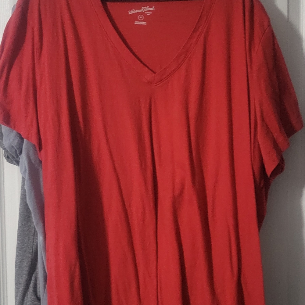 Universal Thread Bundle 3 V-Neck Tees - image 5